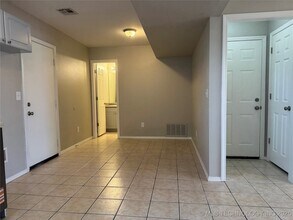 14246 S Hickory St in Glenpool, OK - Foto de edificio - Building Photo