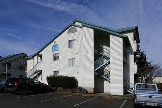 Kingsberry Heights Apartments in Oregon City, OR - Building Photo - Building Photo