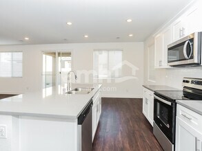 8944 Tiger Tooth Ave in Las Vegas, NV - Building Photo - Building Photo