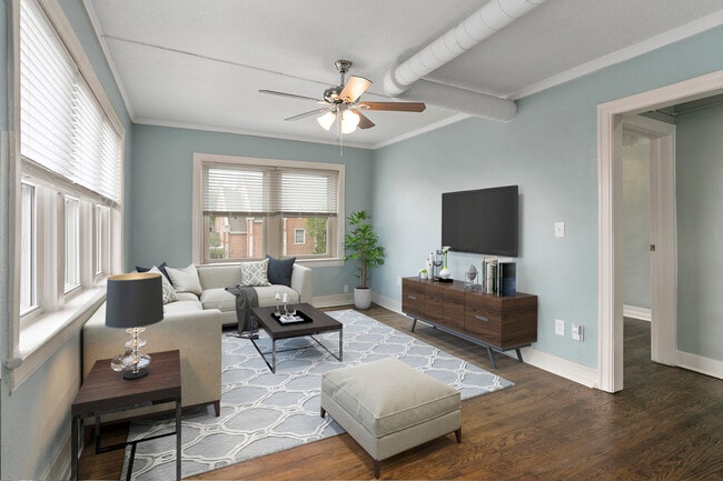 property at 722 W 37th St