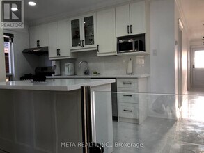533 Westmount Ave in Toronto, ON - Building Photo - Building Photo