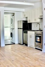 908 Sterling Pl in Brooklyn, NY - Foto de edificio - Building Photo