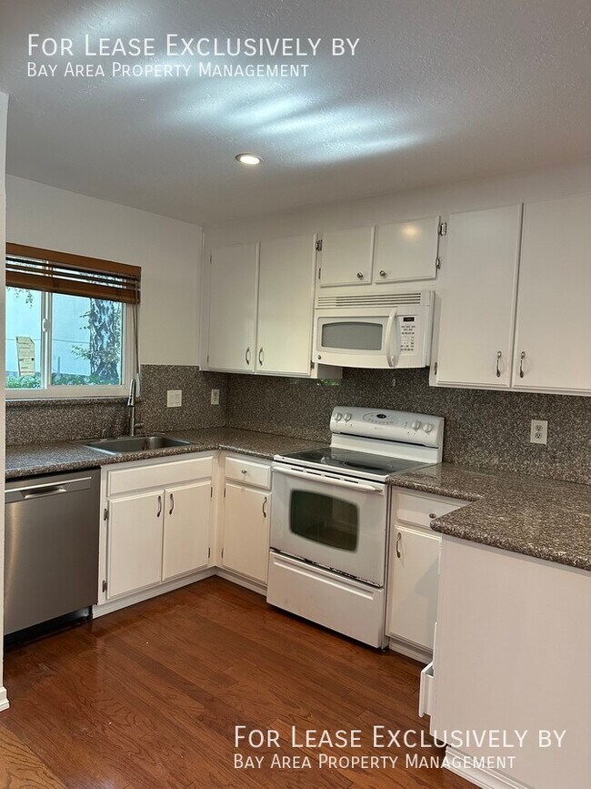409 Oak Ave in Redwood City, CA - Building Photo - Building Photo