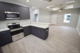 1412 S Iris St in Pharr, TX - Building Photo - Building Photo