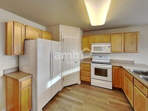 10567 Sugarloaf Dr in Cedar Hills, UT - Building Photo - Building Photo