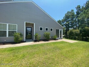 1066 Chadsey Lake Dr in Calabash, NC - Building Photo - Building Photo
