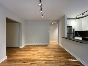 2420 N Kedzie Blvd in Chicago, IL - Building Photo - Building Photo
