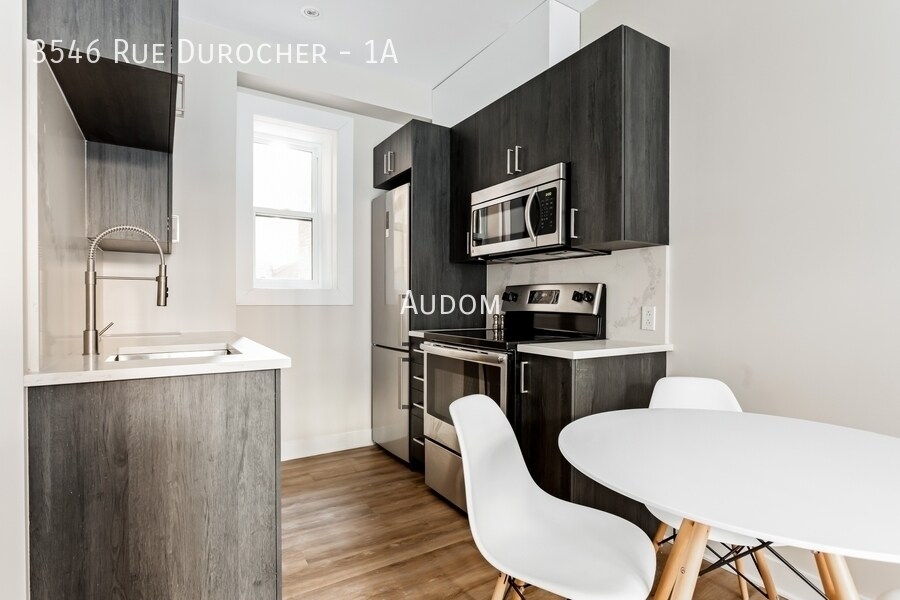 3546 Rue Durocher in Montréal, QC - Building Photo