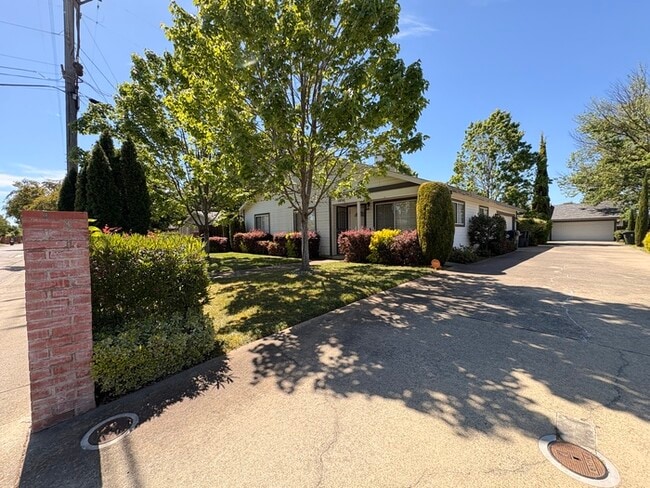 5050 64th St in Sacramento, CA - Building Photo - Building Photo