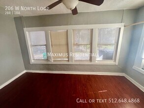 206 W N Loop Blvd in Austin, TX - Building Photo - Building Photo