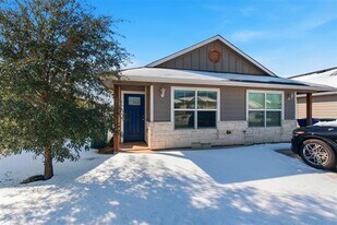 802-804-804 N Broughton St in Sherman, TX - Building Photo