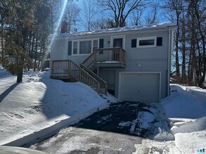 5 Niles Rd in New Hartford, CT - Building Photo - Building Photo