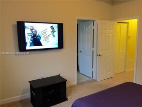 394 NE 37th Ave in Homestead, FL - Building Photo - Building Photo