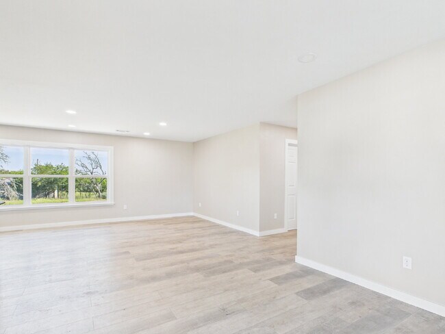 212 Myrtle Ave in Harper, TX - Building Photo - Building Photo
