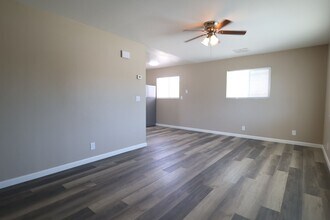 426 W Moyer Ave-Unit -426 W Moyer Ave #C in Ridgecrest, CA - Building Photo - Building Photo