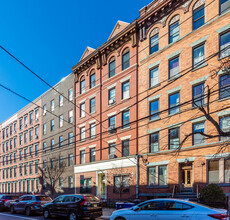 814 Willow Ave in Hoboken, NJ - Foto de edificio - Building Photo