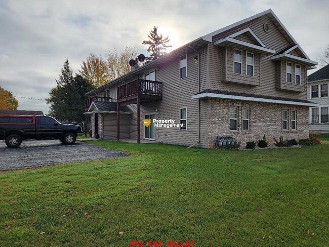 property at 406 N Main St