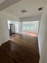 711 SW 39th Ave in Coral Gables, FL - Building Photo - Building Photo
