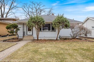 815 N Ellsworth St in Naperville, IL - Building Photo