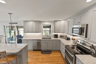 40 Shore Rd in York, ME - Building Photo - Building Photo