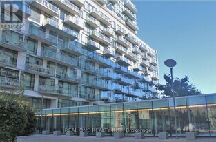 39 Queens Quay E in Toronto, ON - Building Photo