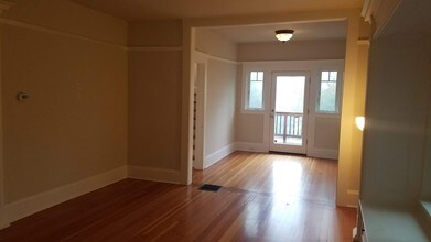 3738 SW Patton Rd, Unit 1 in Portland, OR - Building Photo - Building Photo