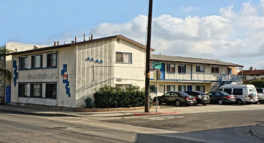 4640 W Imperial Hwy in Inglewood, CA - Building Photo