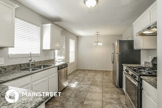 19830 Bettencourt Ln in Houston, TX - Foto de edificio - Building Photo