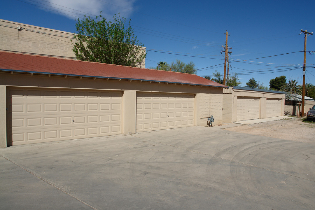 1701-1723 N Village Dr in Tucson, AZ - Foto de edificio