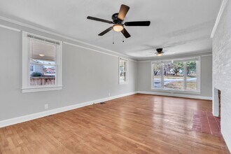 800 E Lee Rd in Taylors, SC - Building Photo - Building Photo