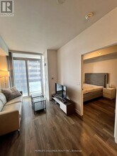 8 Eglinton Ave E in Toronto, ON - Building Photo - Building Photo