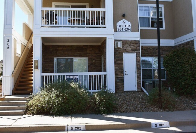 8200 E 8th Ave in Denver, CO - Building Photo - Building Photo