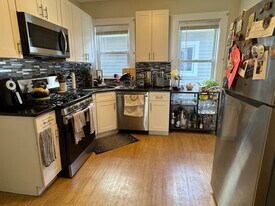 19 Malvern Ave, Unit 2 in Somerville, MA - Building Photo