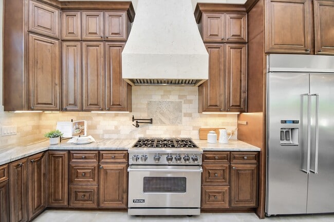 property at 631 N Live Oak St