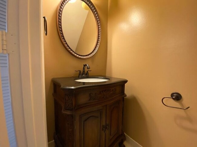 2097 Graybar Ln in Nashville, TN - Building Photo - Building Photo