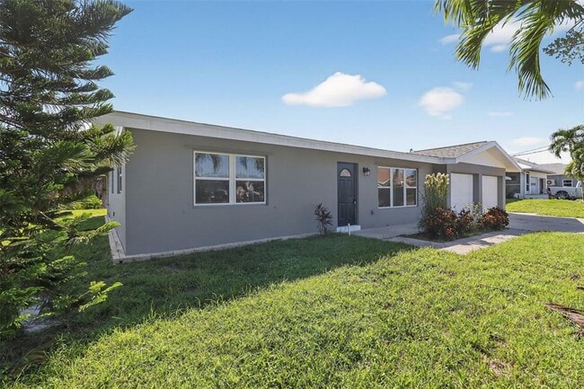 4210 Palm Dr in Punta Gorda, FL - Building Photo - Building Photo