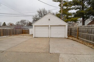 2010 W 22nd St in Sioux Falls, SD - Building Photo - Building Photo