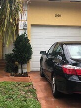 1010 NW 2nd Ave in Hallandale Beach, FL - Building Photo - Building Photo