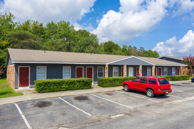 Stonehenge Apt in Warner Robins, GA - Building Photo - Building Photo