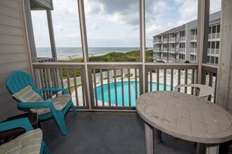 2221 W Fort Macon Rd in Atlantic Beach, NC - Building Photo - Building Photo