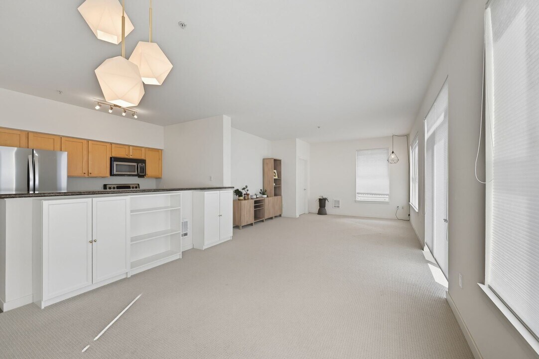 303 23rd Ave S in Seattle, WA - Building Photo