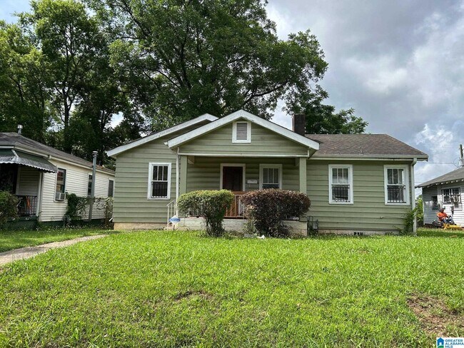 property at 1529 1st Ave SW