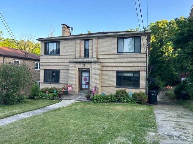 2813 Temple Ave, Unit 1 in Cincinnati, OH - Foto de edificio - Building Photo