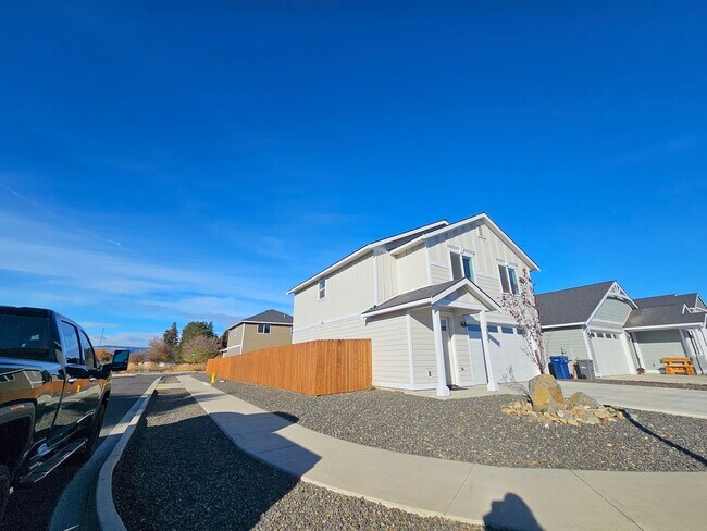 2509 Emery St in Ellensburg, WA - Building Photo - Building Photo