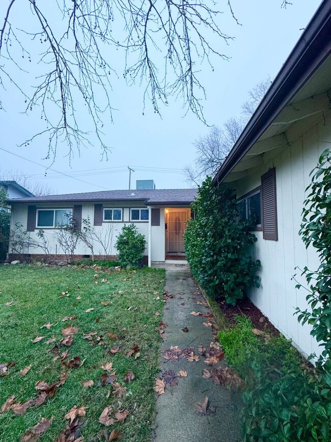 6513 El Camino Dr in Redding, CA - Building Photo - Building Photo