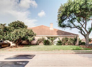 14226 Woodnook Dr in Houston, TX - Building Photo - Building Photo