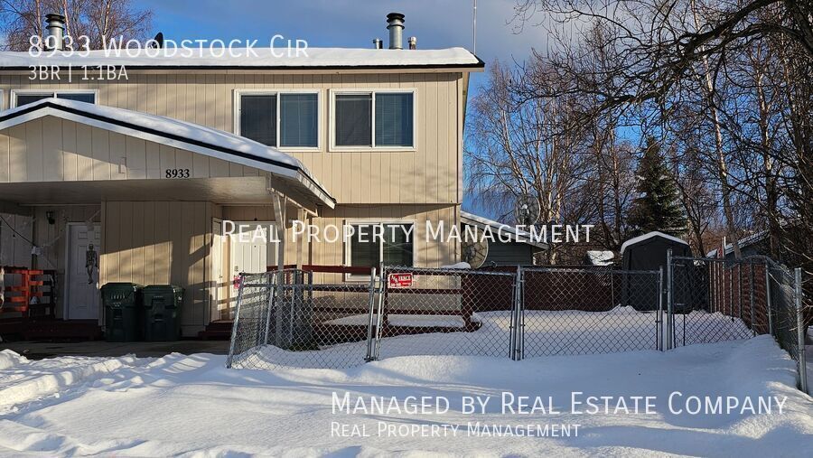 8933 Woodstock Cir in Anchorage, AK - Building Photo