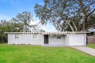 327 Bonnlyn Dr in Orange Park, FL - Building Photo