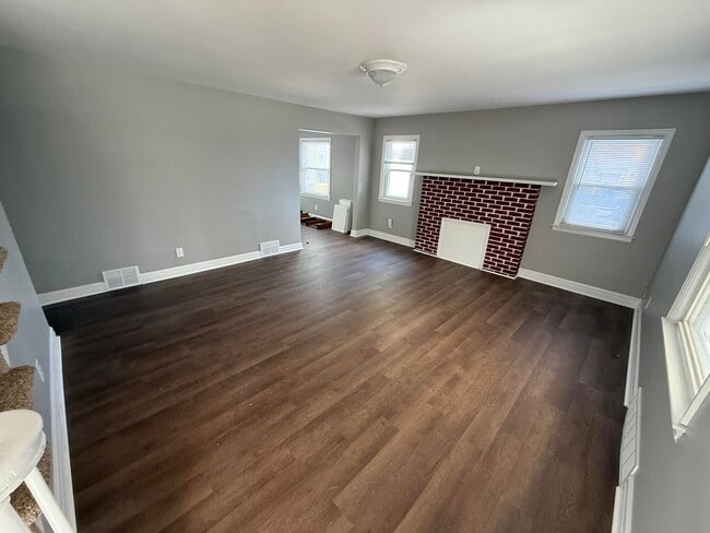 2111 Old Paris Rd in Lexington, KY - Building Photo - Building Photo