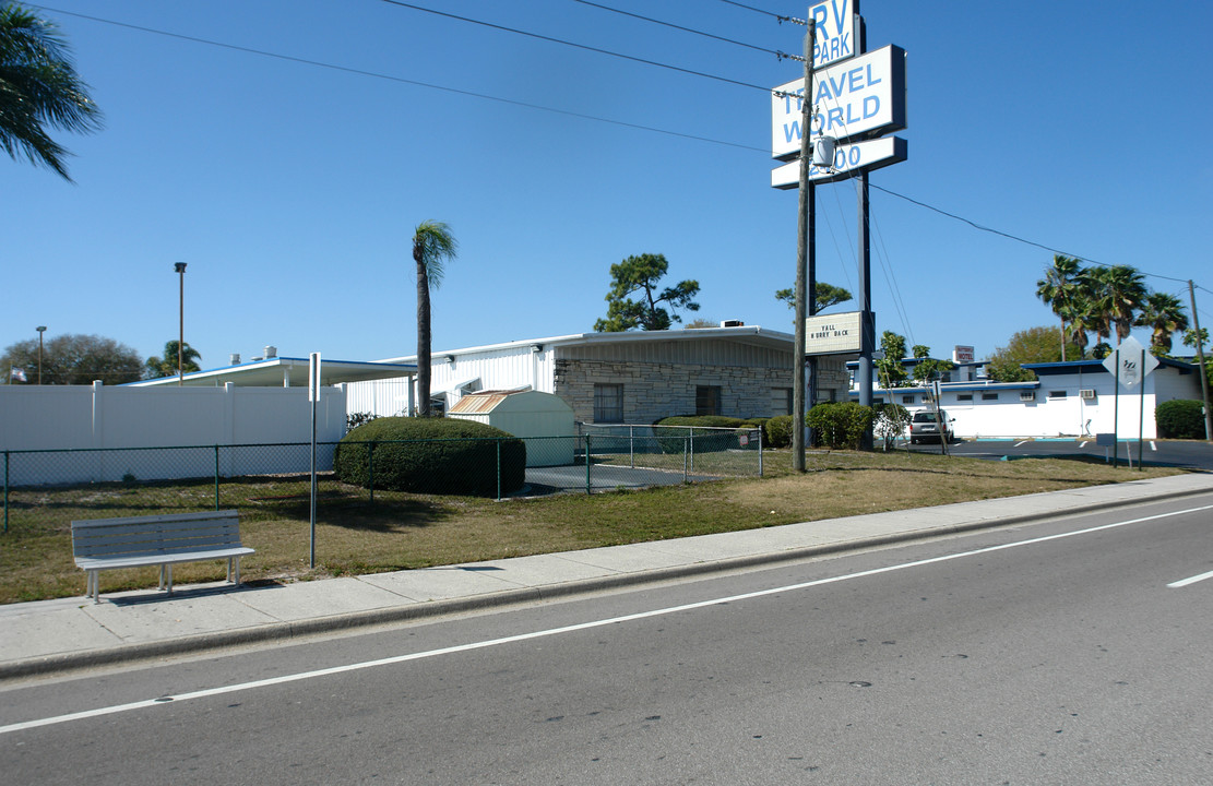 12400 U.S. Highway 19 N in Largo, FL - Building Photo